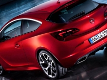 Компания Opel представила самую быструю модификацию Astra OPC