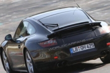 Porsche 911 Coupe 2012 на трассе в Нюрбургринге.